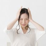 71%が悩んだ経験あり!介護現場の人間関係の実態とは?