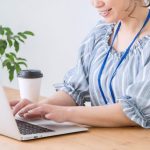 【介護バトン】介護職のポジティブな部分を広めたい!編集者が込めたアツイ想いとは
