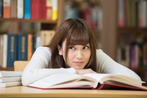 新人介護職員に嫌われたくない！長く働いてもらうための教育方法