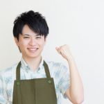 男性介護職員が介護業界で給与アップをするための方法とは