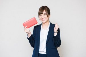 6万円も差が出る!?給与が高い介護施設と給料をアップさせる3つの方法