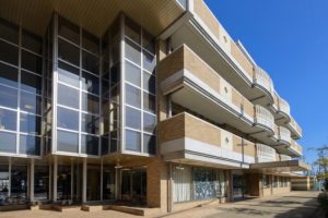 温泉、手芸、カジノ!?ユニークな取り組みを行っているデイサービス4選