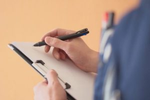 介護記録を場面別の具体例で紹介～施設編～