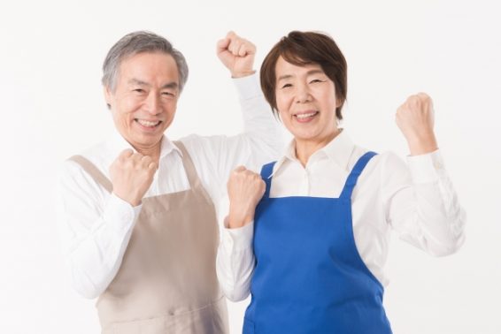 介護職は何歳まで働くことができる？60歳70歳のシニアに年齢制限はあるのか