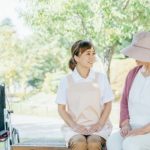 介護職員が知っておきたい「傾聴」のコツとポイントをご紹介