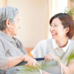 実はシングルマザーにおすすめの介護業界!?その理由を解説!