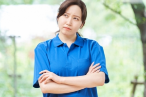 【介護福祉士が語る現場】vol.2 -新人介護職の悩みは人間関係！孤立を防ぐ『声かけ技術』のコツ