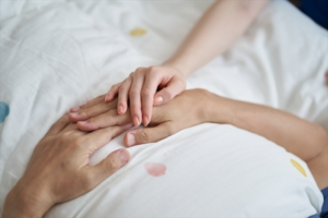 看取り介護とは？初めて看取りを経験する介護士が覚えたい内容