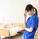 【介護福祉士が語る現場】vol.5 -新人介護士がカンファレンスで緊張するのは当然？発言に迷ったときの考え方